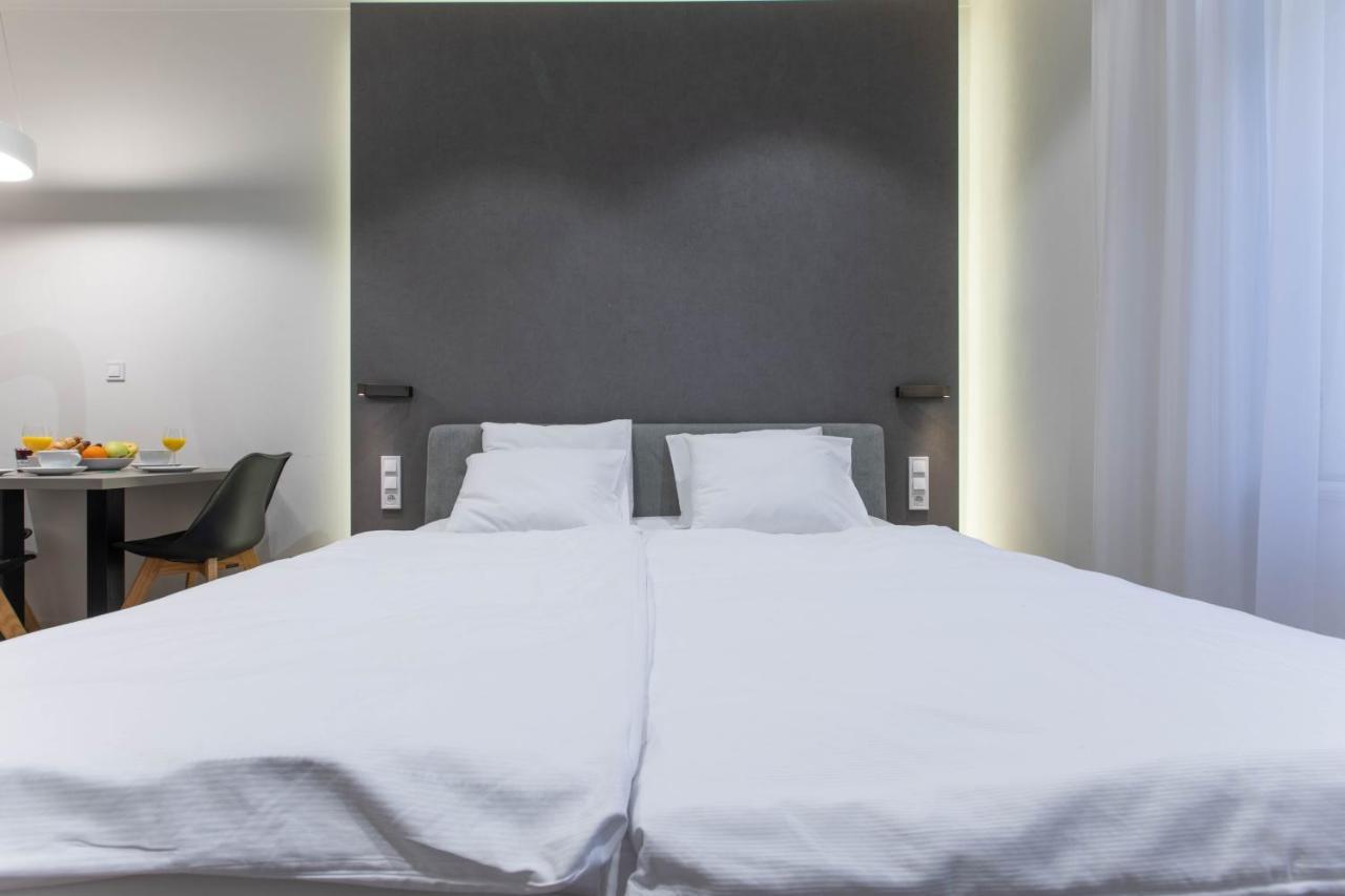 Lampi Aparthotel Prag Exteriör bild