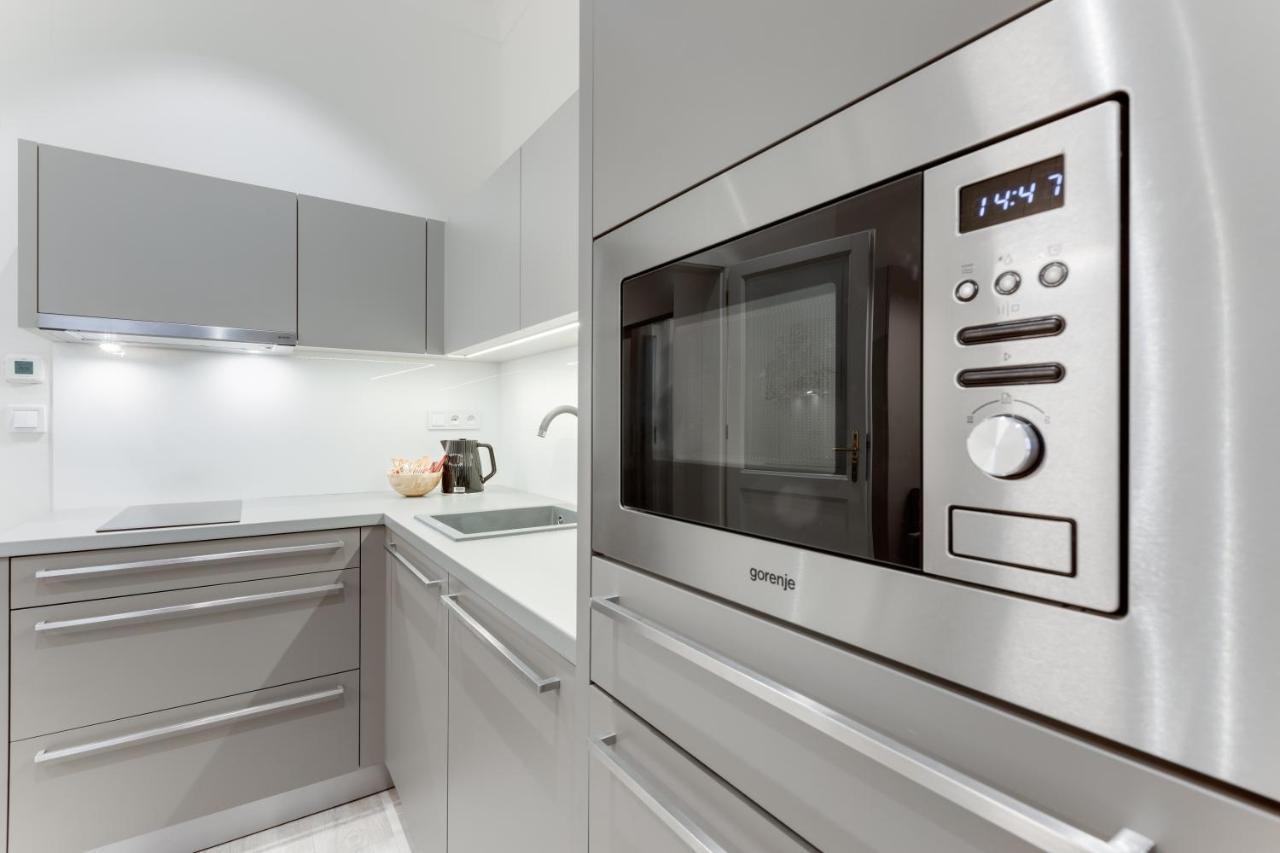 Lampi Aparthotel Prag Exteriör bild