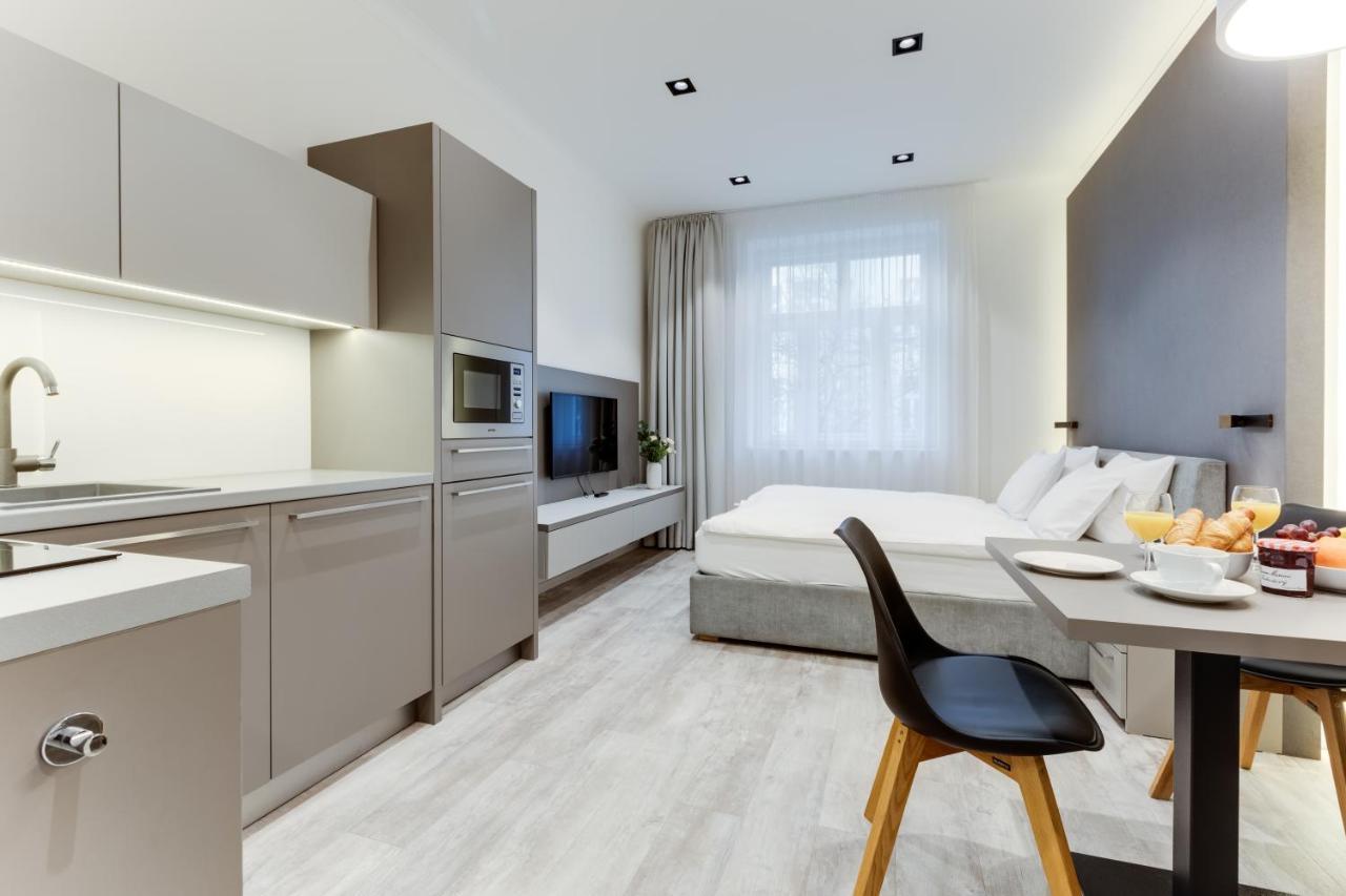 Lampi Aparthotel Prag Exteriör bild