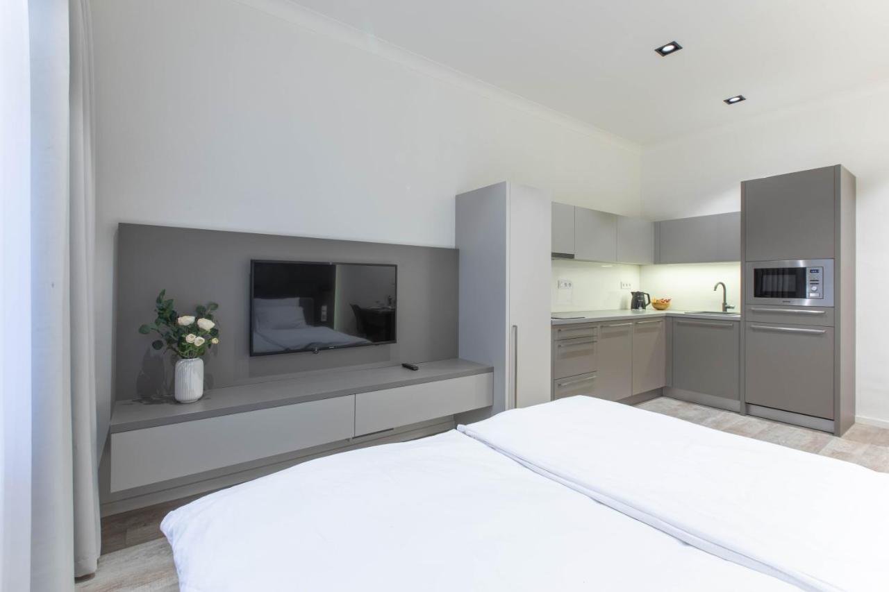 Lampi Aparthotel Prag Exteriör bild