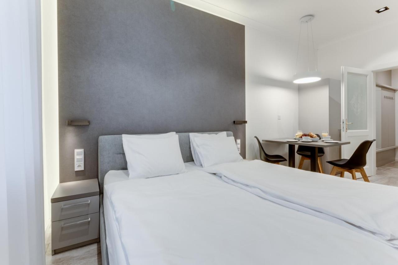Lampi Aparthotel Prag Exteriör bild