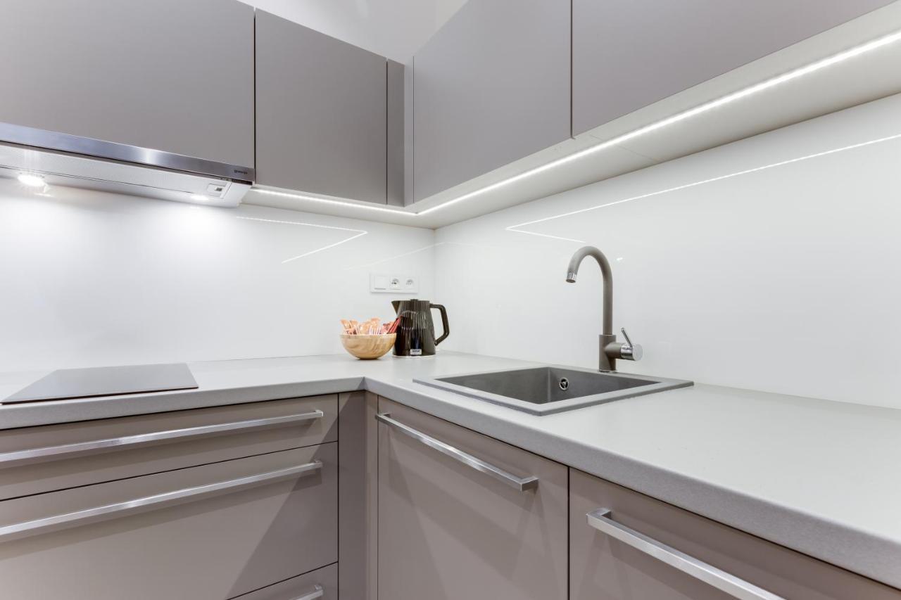 Lampi Aparthotel Prag Exteriör bild
