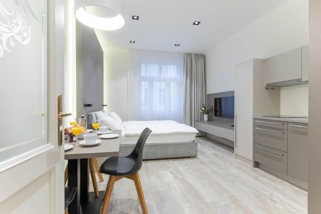 Lampi Aparthotel Prag Exteriör bild