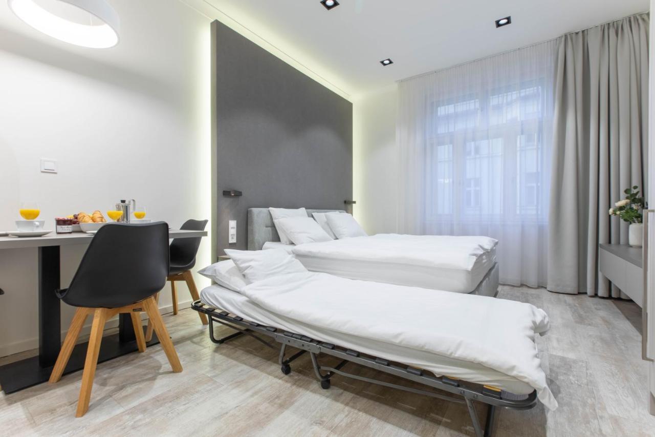 Lampi Aparthotel Prag Exteriör bild