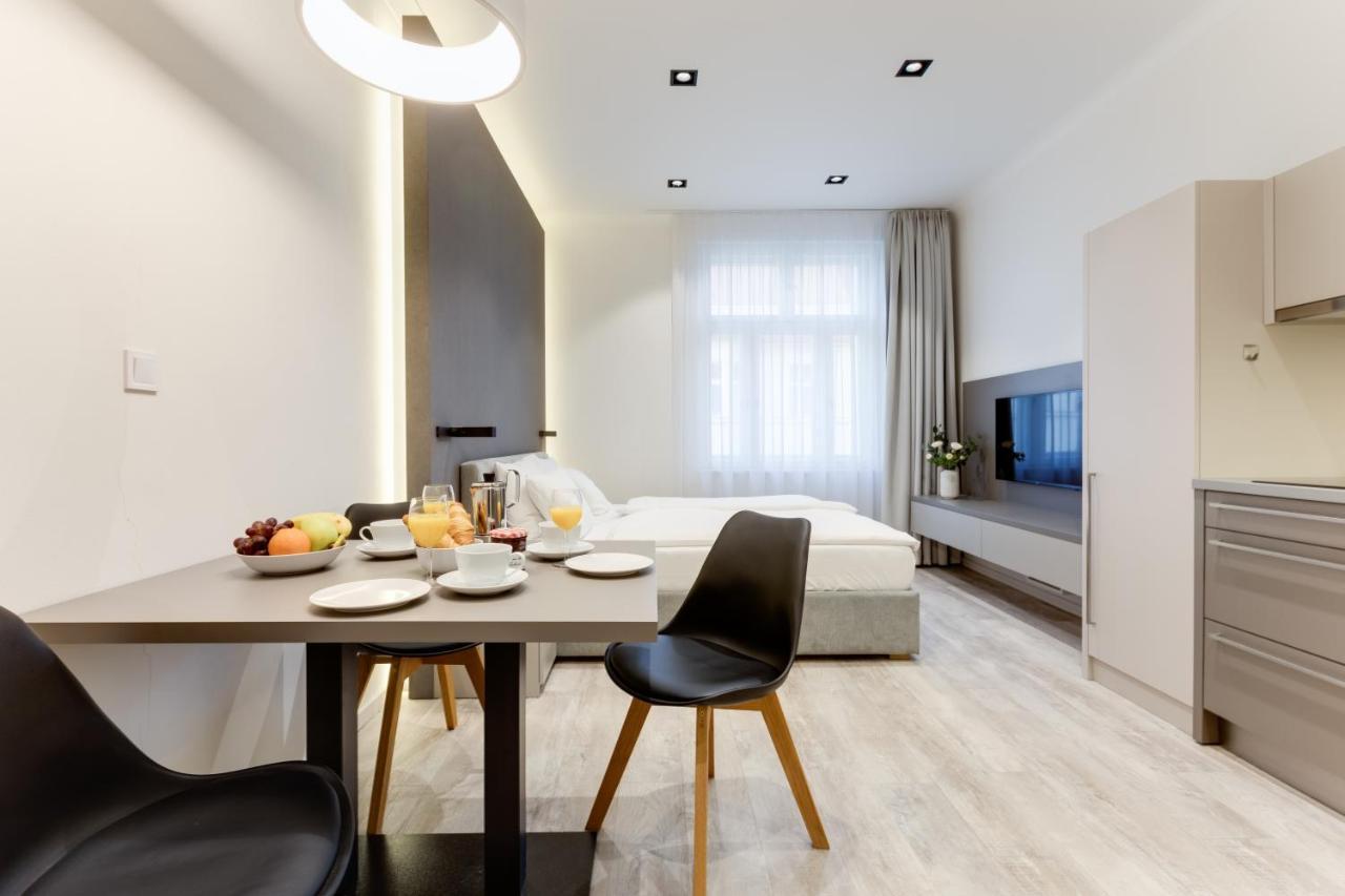 Lampi Aparthotel Prag Exteriör bild