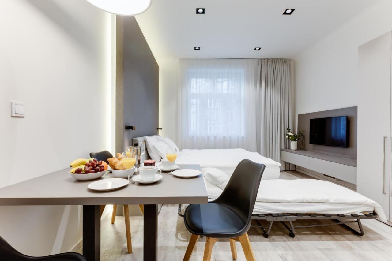 Lampi Aparthotel Prag Exteriör bild