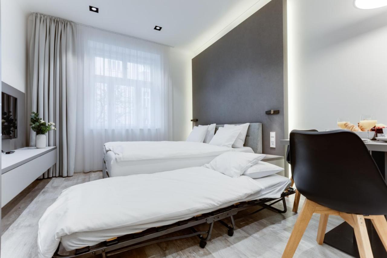 Lampi Aparthotel Prag Exteriör bild