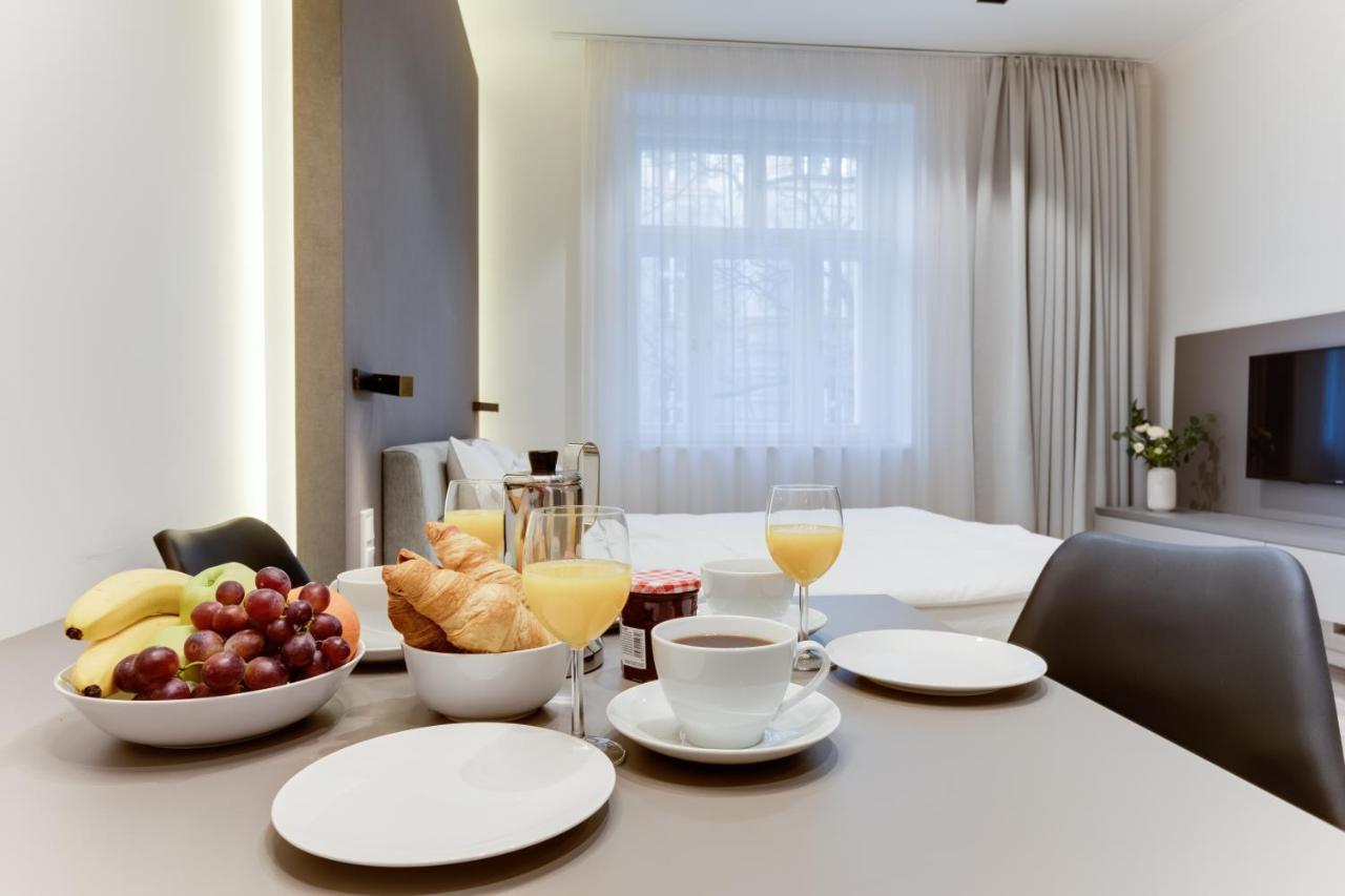 Lampi Aparthotel Prag Exteriör bild