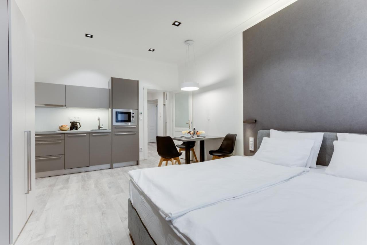 Lampi Aparthotel Prag Exteriör bild
