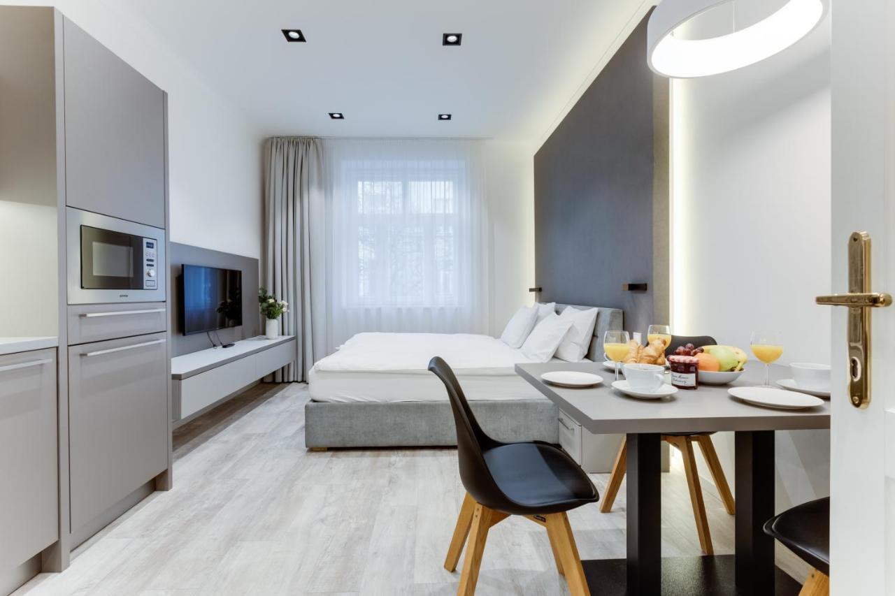 Lampi Aparthotel Prag Exteriör bild