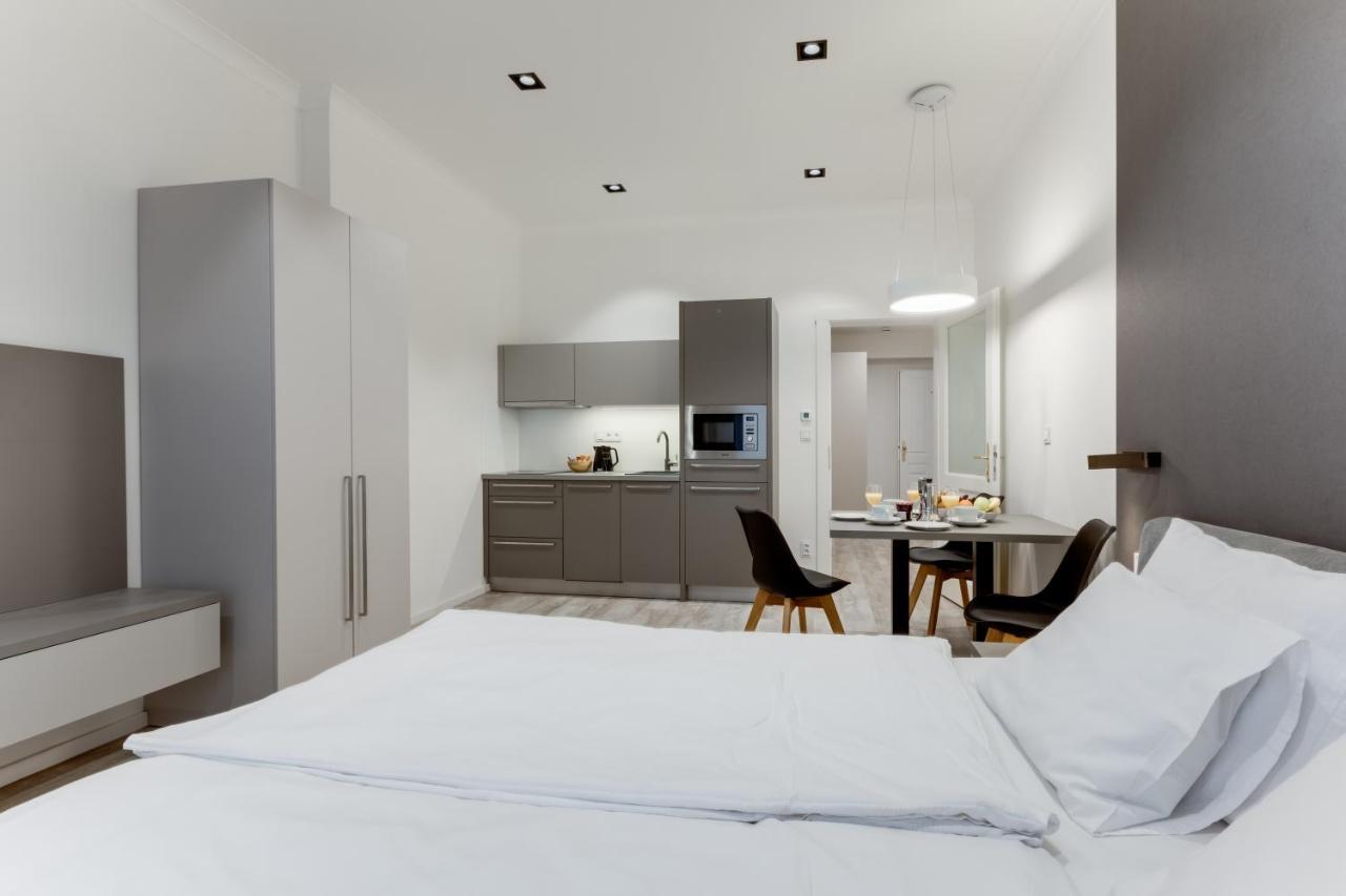 Lampi Aparthotel Prag Exteriör bild