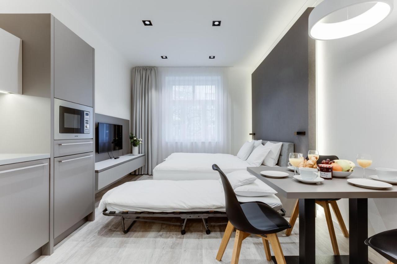 Lampi Aparthotel Prag Exteriör bild