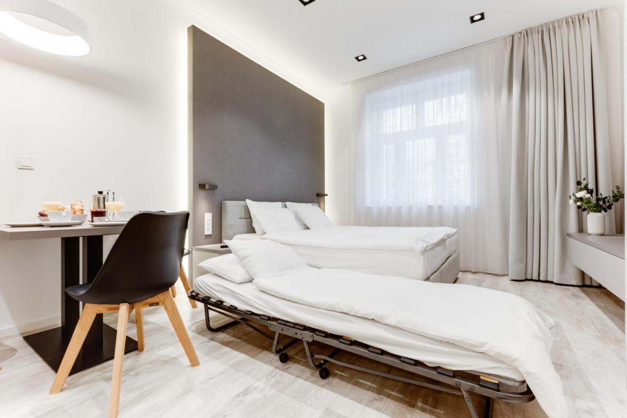 Lampi Aparthotel Prag Exteriör bild