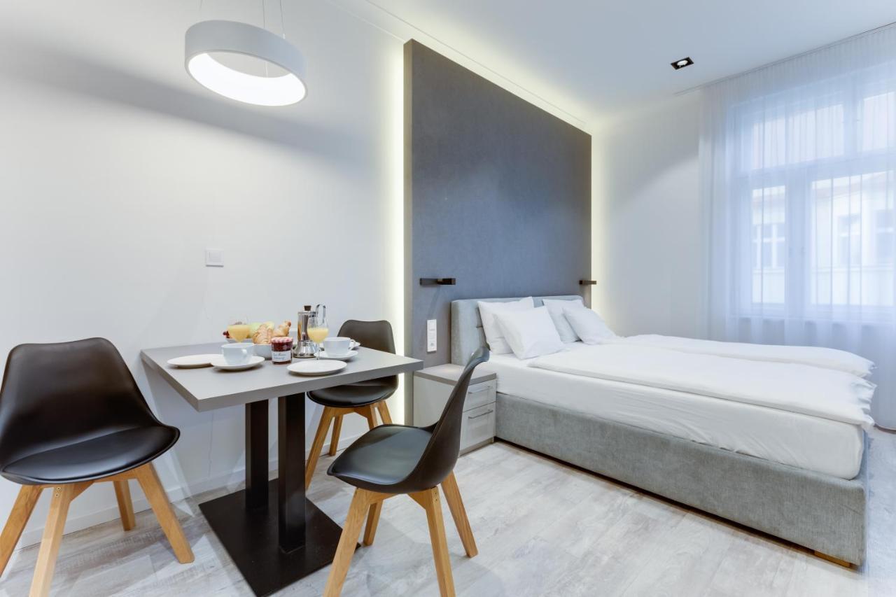 Lampi Aparthotel Prag Exteriör bild