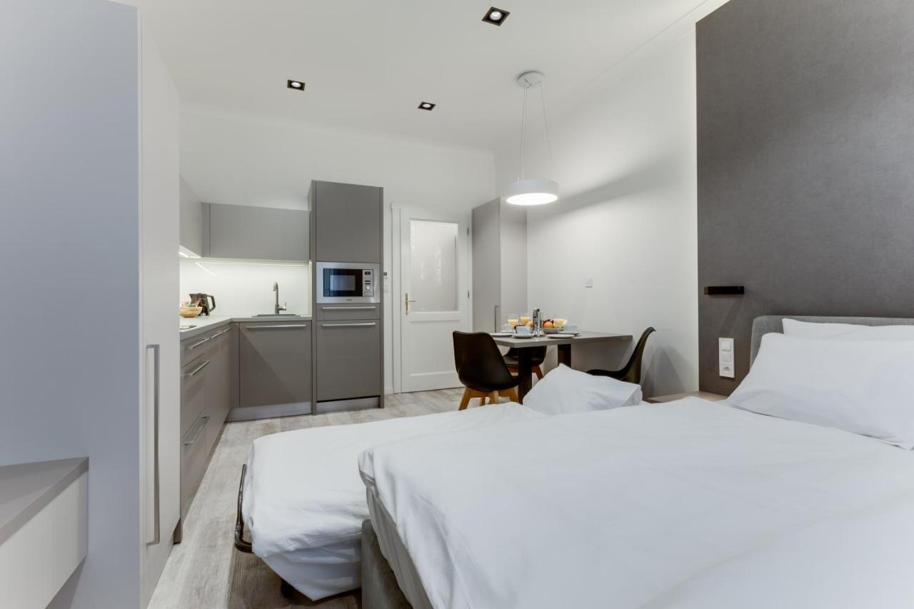 Lampi Aparthotel Prag Exteriör bild