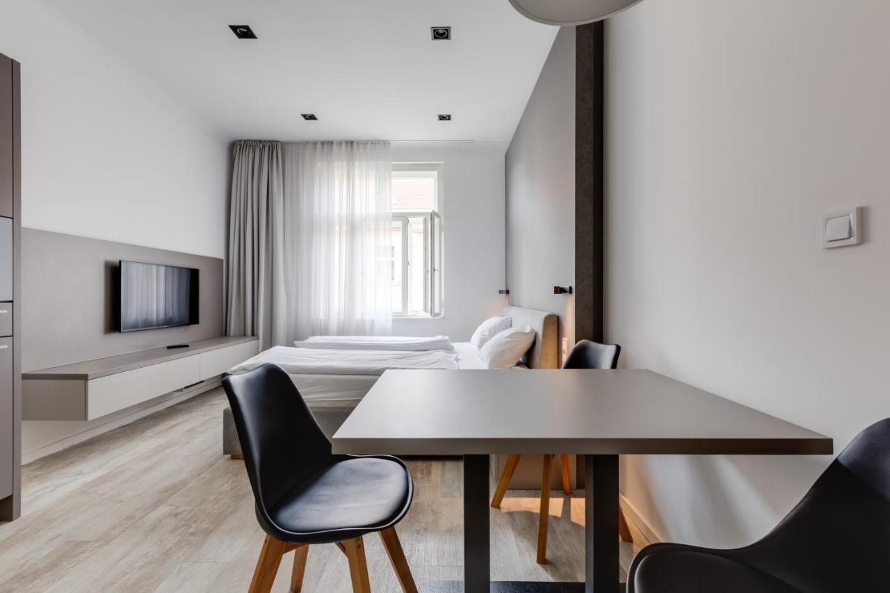Lampi Aparthotel Prag Exteriör bild