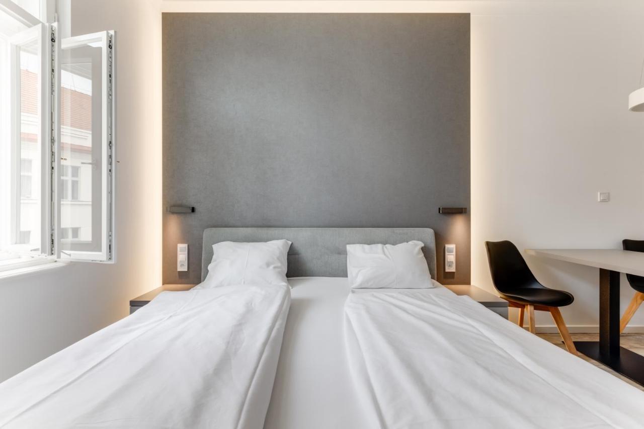 Lampi Aparthotel Prag Exteriör bild