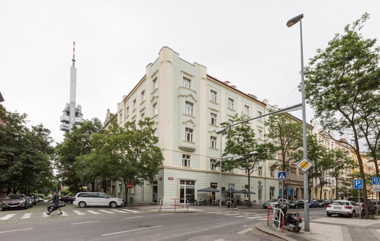 Lampi Aparthotel Prag Exteriör bild