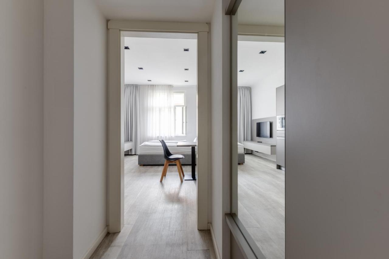 Lampi Aparthotel Prag Exteriör bild